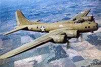 Boeing B-17E Amerika Serikat. Sekutu kehilangan 160.000 penerbang dan 33.700 pesawat sepanjang perang udara di Eropa.[367]