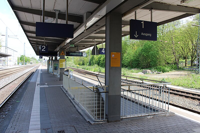 File:Recklinghausen Hauptbahnhof Aufgang.JPG