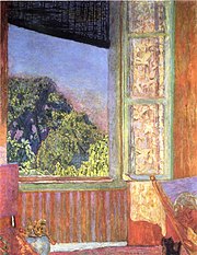 Tableau représentant une fenêtre qui ouvre sur des arbres et un ciel bleu, avec un store noir un peu baissé de travers, et au premier plan quelques objets, un petit chat noir et la tête d'une femme allongée.