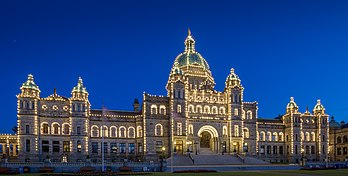 Les bâtiments du Parlement, à Victoria, siège de l'Assemblée législative de la Colombie-Britannique. (définition réelle 4 649 × 2 357)