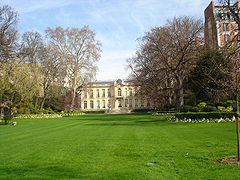 El parque que rodea el Hôtel Matignon