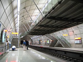 Passarel·la al metro de Bilbao.