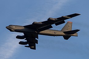 ティンカー空軍基地より飛び立つB-52H-175-BW 61-0036号機 (2014年12月9日撮影)