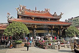 Буддійський храм Луншань у Тайбеї