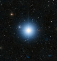 フォーマルハウトの画像 （ESA/ハッブル宇宙望遠鏡撮影）