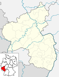 Mapa konturowa Nadrenii-Palatynatu, blisko centrum na lewo znajduje się punkt z opisem „Hochmoselbrücke”