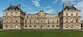 20. A Francia szenátus székhelyének, a Luxembourg-palotának déli homlokzata Párizsban. Épült 1615-1631-ig Salomon de Brosse tervei alapján (javítás)/(csere)