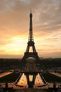 Eiffelowy torm jo metalowa konstrukcija natwarjona na Champ de Mars w bliskosći Seiny w Parisu. Jo nejwuše twarjenje w Parisu a ja jaden z nejwěcej znatych symbolow swěta.