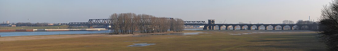 Панорама Дуйсбург-Хохфельдер тимер юл күпере