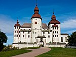 Läckö slott på Kållandsö i Vänern. Den medeltida biskopsborgen blev kraftigt om- och tillbyggd under 1600-talet.