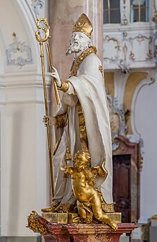 Saint Blaise, sur le maître-autel de la basilique de Vierzehnheiligen (Bad Staffelstein, Allemagne). (définition réelle 3 318 × 5 101)