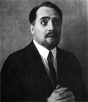 I Luigi Pirandellos Sex roller söker en författare på Dramaten 1925.