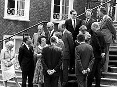 De ministers die deel uitmaken van het derde kabinet Van Agt op de trappen van Paleis Huis ten Bosch in 's-Gravenhage. D - SFA001009248.jpg