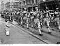 KNYL marsjeart troch Melbourne, 14 juny 1943.