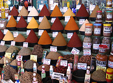 Fűszerkínálat Agadir piacán
