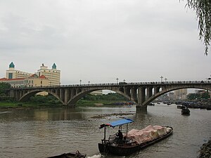 Cầu Ka Long bắc qua sông Ka Long ở thành phố Móng Cái
