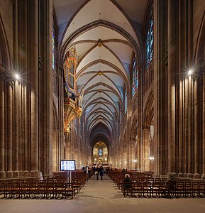 Нефът на Страсбургската катедрала