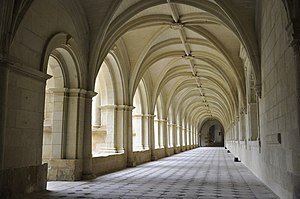 修道院の廻廊（フォントヴロー修道院）