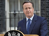 時任英國內閣總理大臣金馬倫喺英國脫離歐盟公民投票過咗之後宣佈辭職唔撈