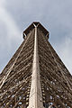 31. Az Eiffel-torony csúcsa a második emeletéről nézve (Párizs, Franciaország) (javítás)/(csere)