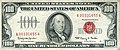 United States Note típusú, az amerikai államkincstár (U.S. Treasury) által kibocsátott, 1966-os szériájú 100 dolláros államjegy piros kincstári címerrel és sorozatszámokkal. A típus 1966 és 1971 között került forgalomba
