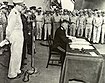 Українець, генерал-лейтенант К. М. Дерев'янко підписує Акт про капітуляцію Японії на борту USS Missouri в Токійській затоці. 2 вересня 1945