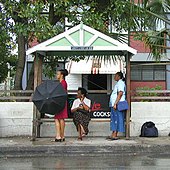Parada de ônibus simples, em Barbados.