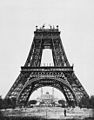 Eiffel-torni rakenteilla vuonna 1888.
