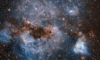 Nebulosa N159 na Grande Nuvem de Magalhães. (definição 5 764 × 3 481)