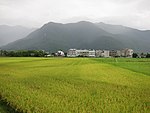 Blick landeinwärts in Guoqiang (國強) auf das Zentralgebirge