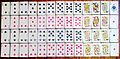 Un jeu de 52 cartes au portrait français, chaque ligne étant groupée par enseigne. De haut en bas : pique, carreau, trèfle et cœur.