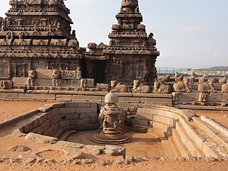 Tank, Nandi in dva ohranjena templja