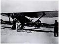 格克琴在她的Breguet 19战机前摆姿势