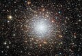大マゼラン雲にある球状星団NGC2210[22]
