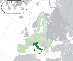 Location of  ඉතාලිය  (dark green) – in Europe  (light green & dark grey) – in the European Union  (light green)  –  [Legend]