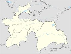 Mapa konturowa Tadżykistanu, po lewej znajduje się punkt z trzema otaczającymi go okręgami o coraz większej średnicy, natomiast po lewej nieco na dole znajduje się punkt z opisem „Duszanbe”