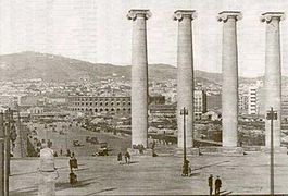 Las antiguas cuatro columnas, derribadas en 1928