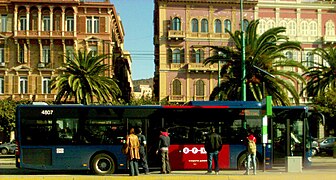 Autobus Mercedes-Benz Citaro dell'Azienda Regionale Sarda Trasporti (ARST) in via Roma
