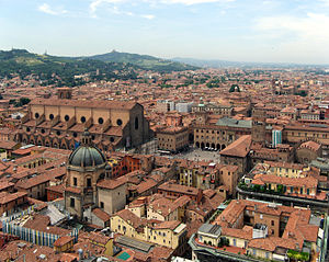 Pogled na centar Bologne -Piazza Maggiore