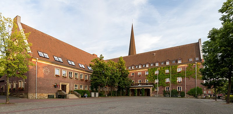 File:Dülmen, Rathaus -- 2013 -- 0737.jpg