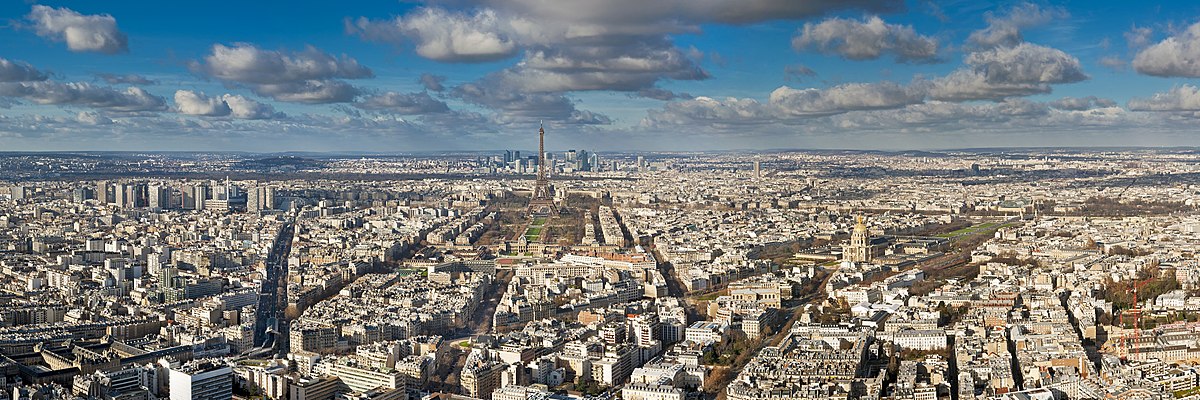 Párizs látképe a 210 méter magas Montparnasse-toronyból