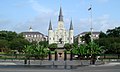 St. Louis-katedralen på Jackson Square er en af USA's ældste katolske domkirker. Statuen foran kirken forestiller Oberst, senere general Andrew Jackson, kendt som Old Hickory, der ledede de amerikanske styrker under slaget om New Orleans. Jackson blev i 1828 valgt som USA's 7. præsident.