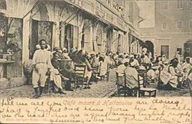 Café maure à Halfaouine (v. 1900).