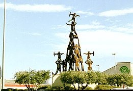 Monument en honor de la Muixeranga als carrers d'Algemesí