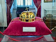 Свята корона в експозиції Закарпатського краєзнавчого музею