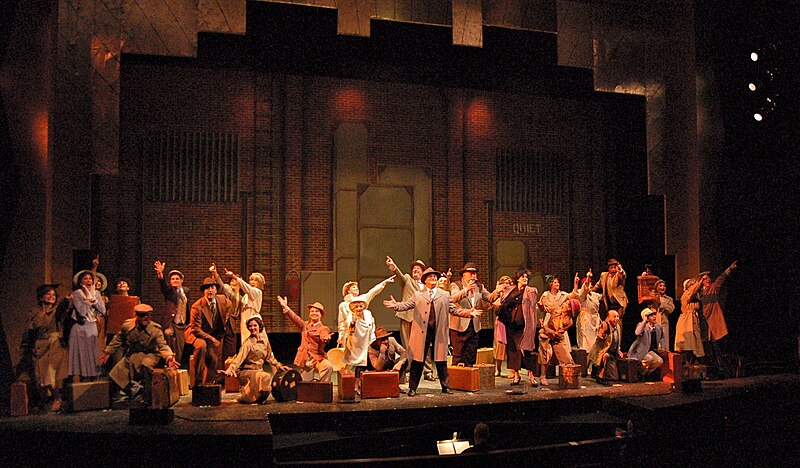 File:Naples Players Performance of "42nd Street" in Blackburn Hall, July 2011..jpg