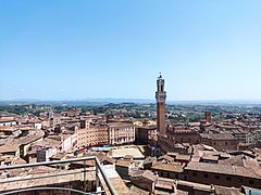 Siena - Piazza del Campo - vista dall'alto.jpg