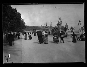 Monte-Carlo : sur la terrasse (avril 1904) par Eugène Trutat – photothèque du muséum de Toulouse.