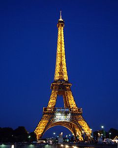 Tháp Eiffel ban đêm
