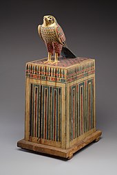 جعبه‌ای با سر شاهین؛ ۳۳۲-۳۰ ق‌م